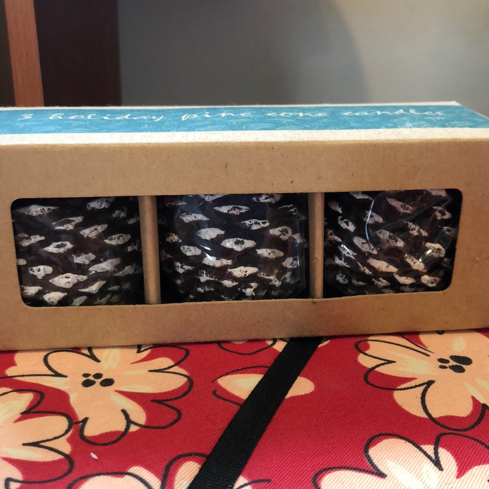 📍📍FINAL PRICE📍📍Set Of Three Pinecone Candles